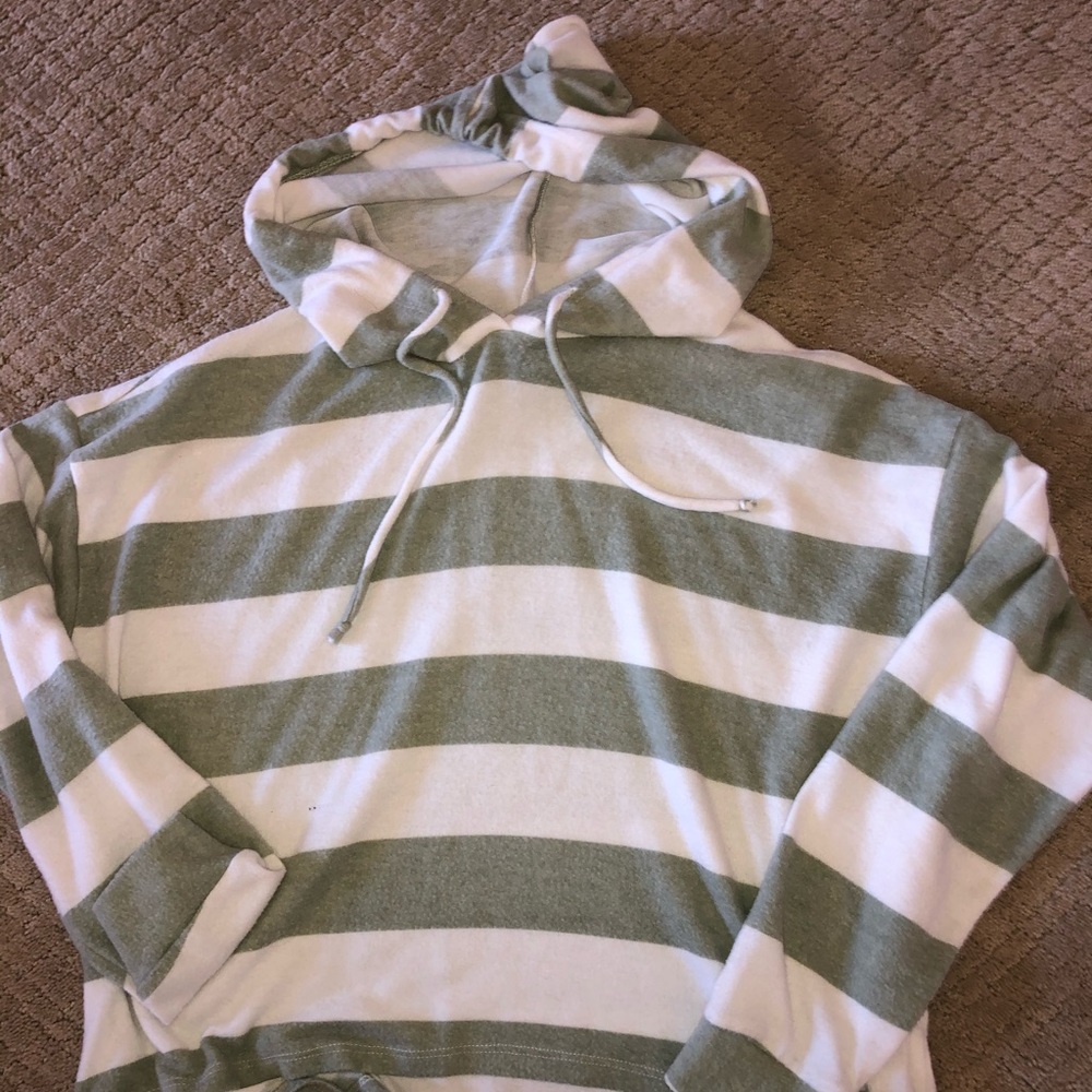 Cropped Green and White Hoodie